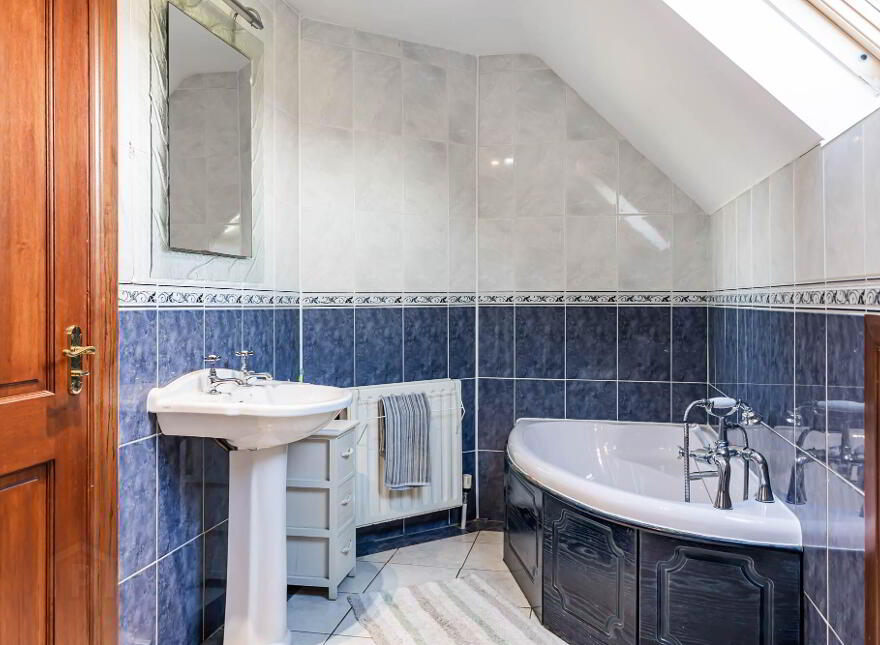 Holly Lodge, 26 Beanstown Road, Lisburn, BT28 3QS