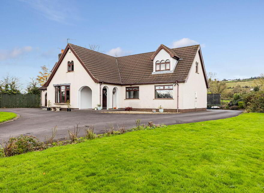 Holly Lodge, 26 Beanstown Road, Lisburn, BT28 3QS