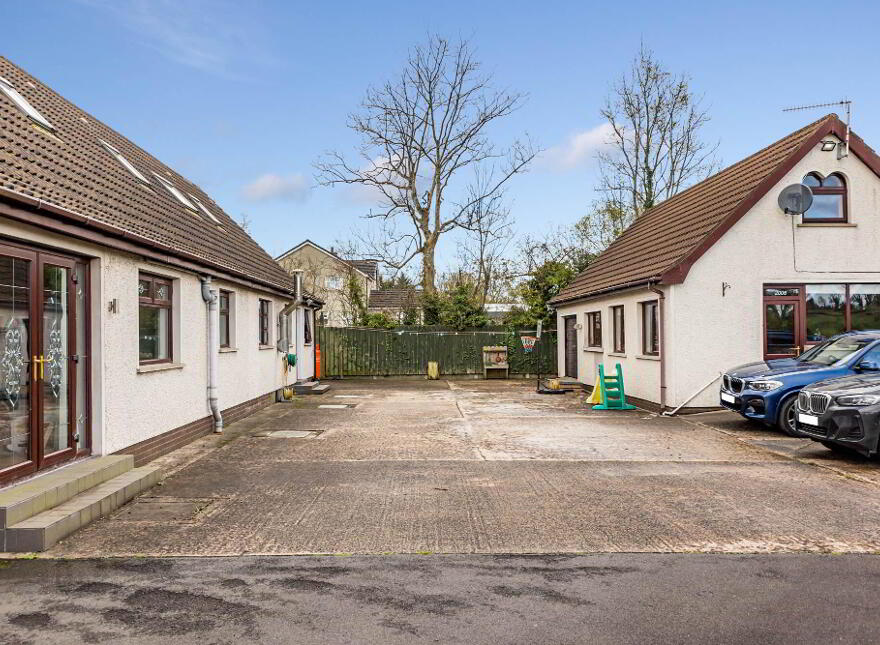 Holly Lodge, 26 Beanstown Road, Lisburn, BT28 3QS