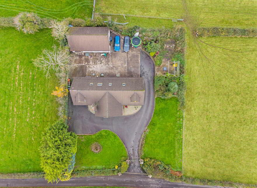 Holly Lodge, 26 Beanstown Road, Lisburn, BT28 3QS