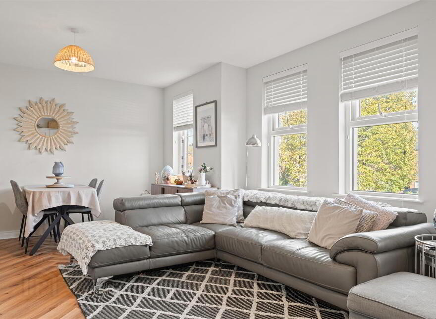 Apt 3, 2 Loughan Hall, Dundonald, Belfast, BT16 2FP
