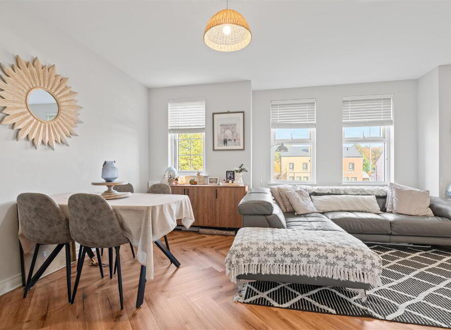Apt 3, 2 Loughan Hall, Dundonald, Belfast, BT16 2FP