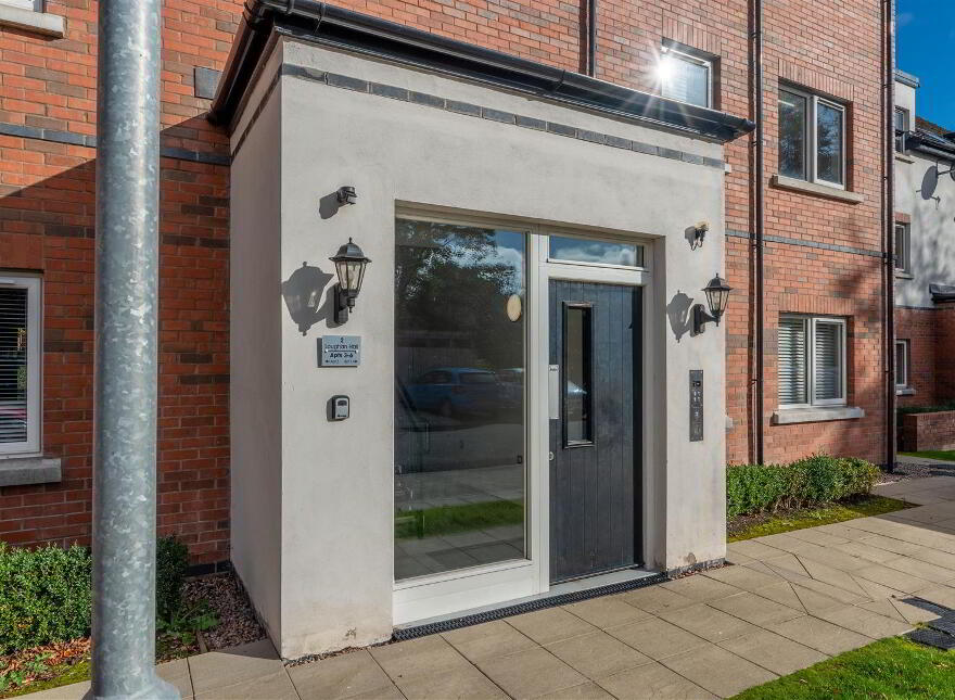 Apt 3, 2 Loughan Hall, Dundonald, Belfast, BT16 2FP