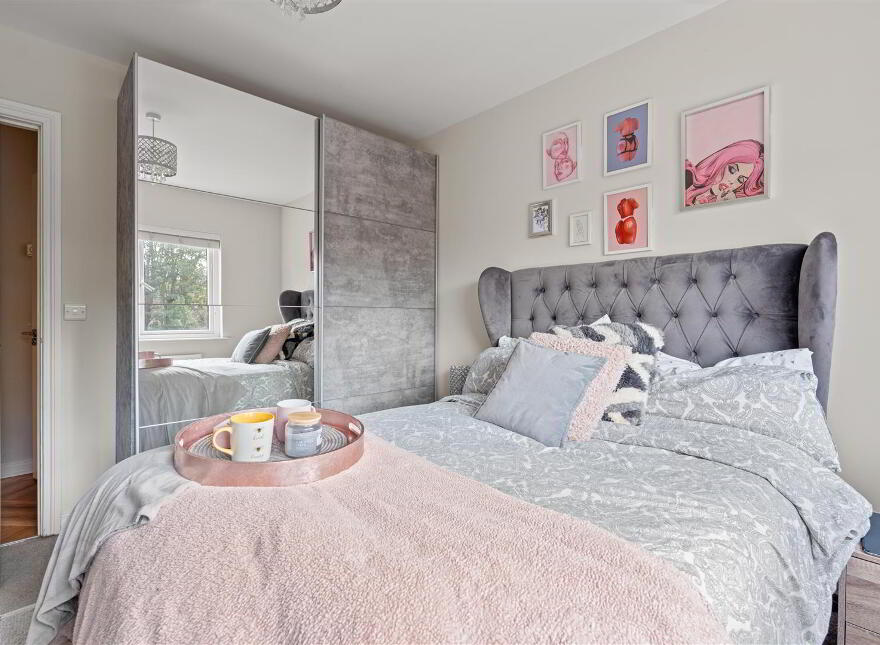 Apt 3, 2 Loughan Hall, Dundonald, Belfast, BT16 2FP