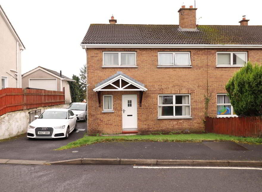 18 Glebe Park, Enniskillen, BT74 4DB