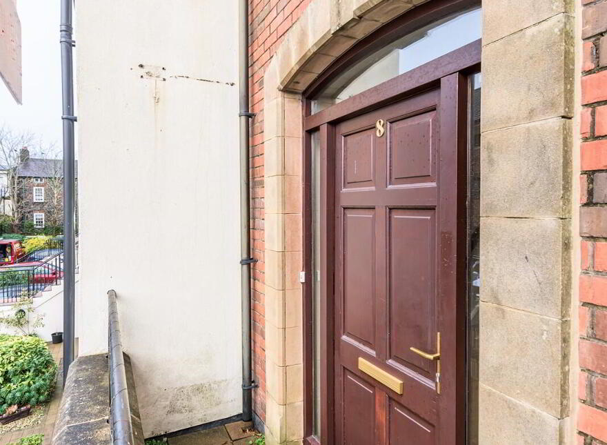 8 Manor Court, Moira, BT67 0TL