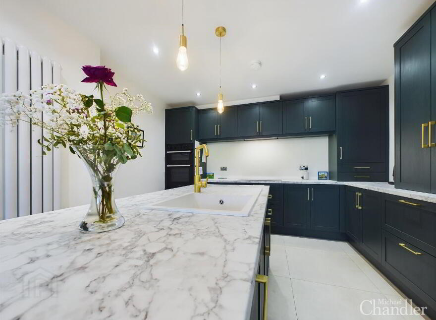 19 Glennor Crescent, Carryduff, Belfast, BT8 8HW