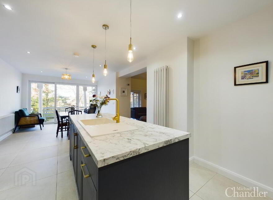 19 Glennor Crescent, Carryduff, Belfast, BT8 8HW