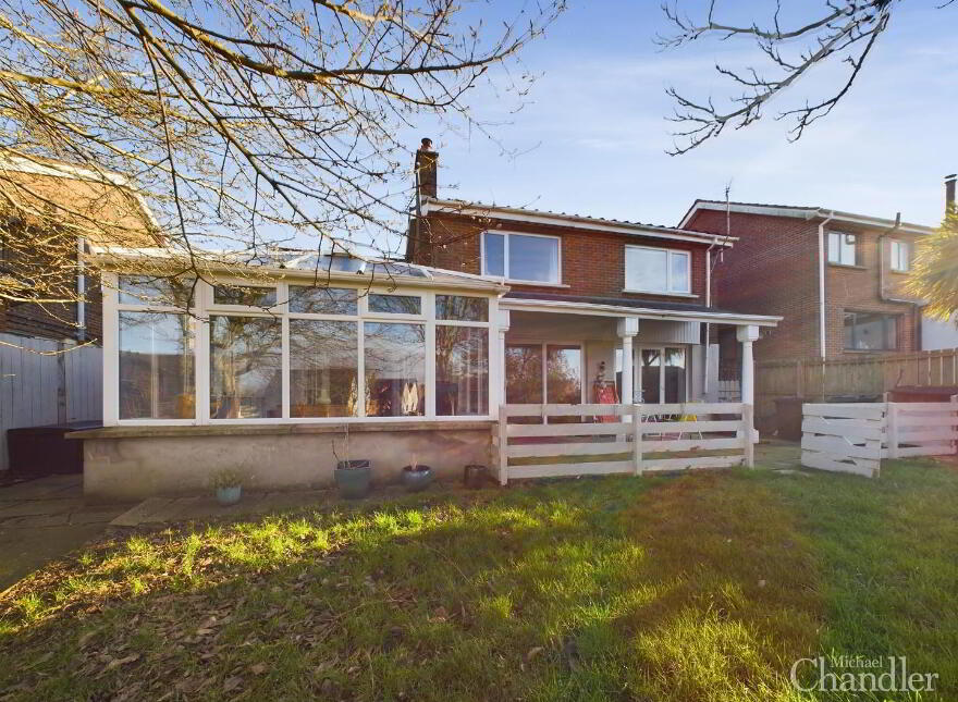 19 Glennor Crescent, Carryduff, Belfast, BT8 8HW