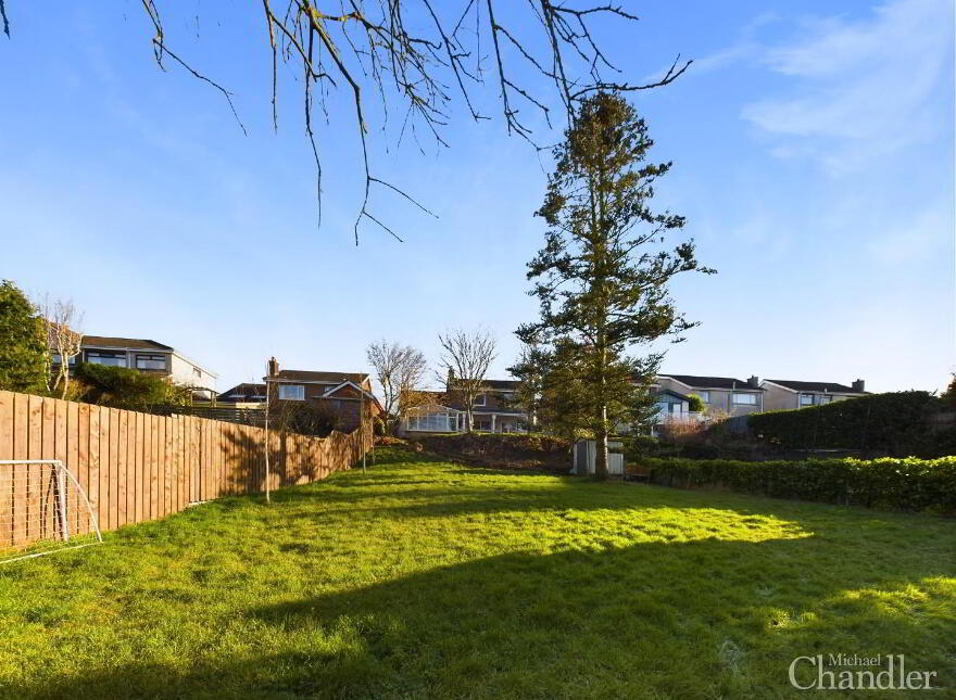 19 Glennor Crescent, Carryduff, Belfast, BT8 8HW