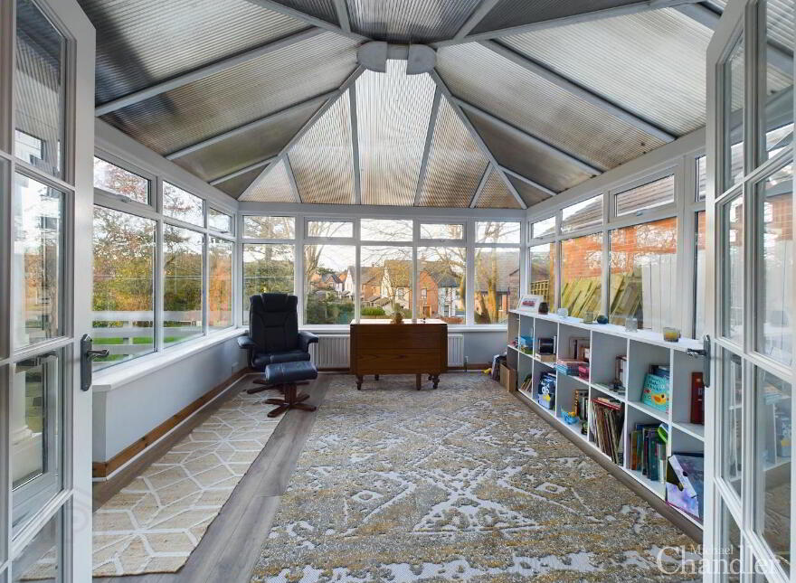 19 Glennor Crescent, Carryduff, Belfast, BT8 8HW