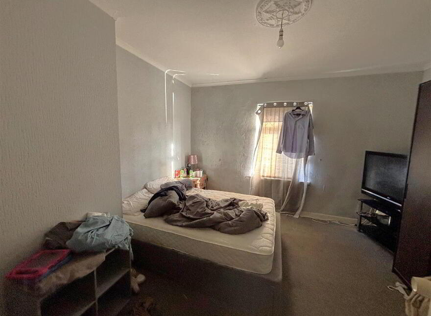 23 Ainsworth Drive, Belfast, BT13 3EJ