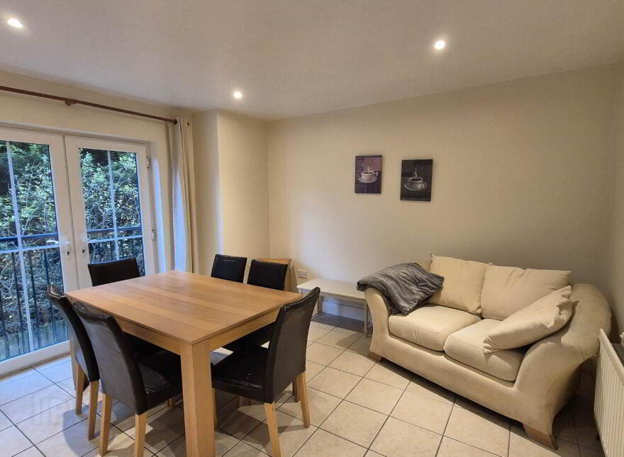 90 The Green, Letterkenny, F92EE78