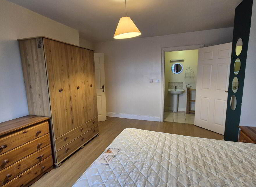 90 The Green, Letterkenny, F92EE78