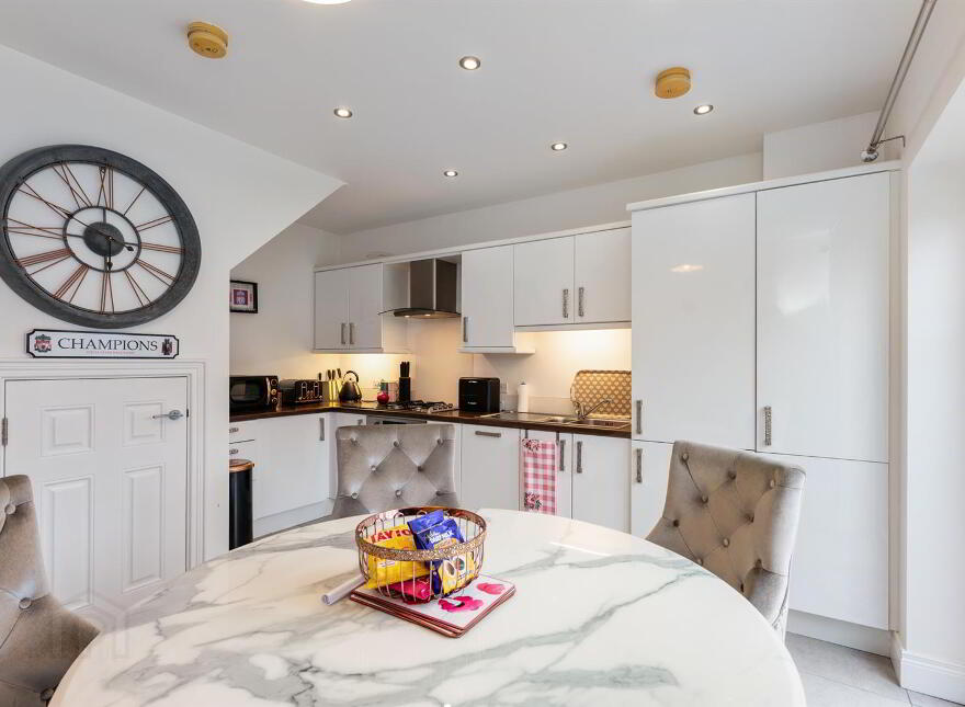 23 Millmount Village Square, Dundonald, Belfast, BT16 1YX