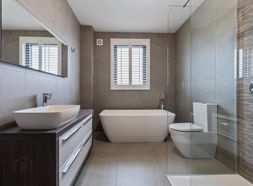 14 Old Quay Court, Holywood, BT18 0HT