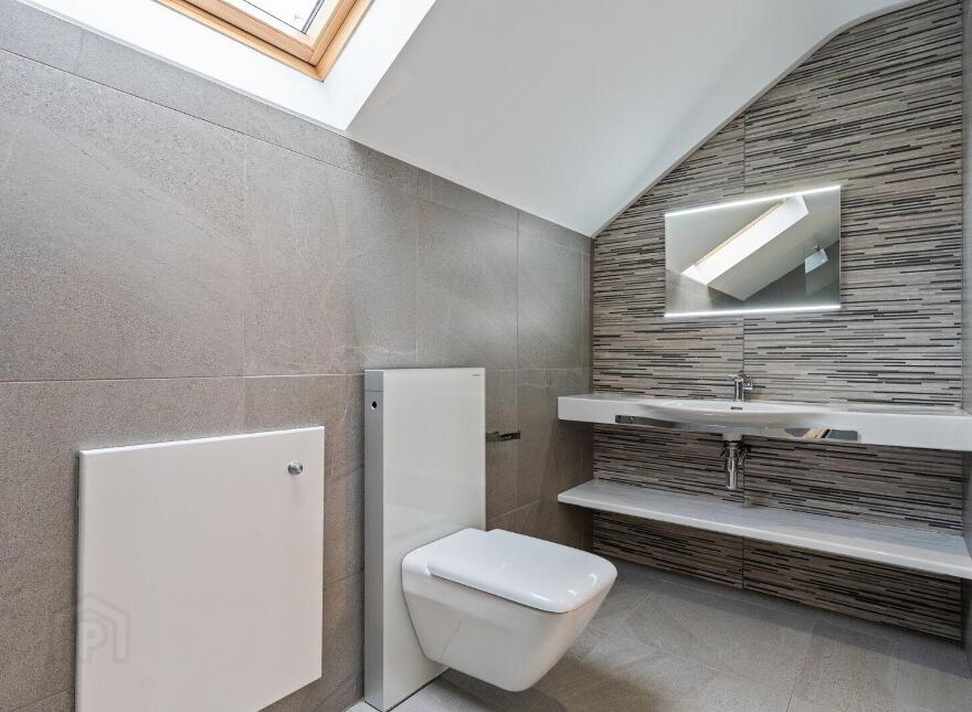 14 Old Quay Court, Holywood, BT18 0HT