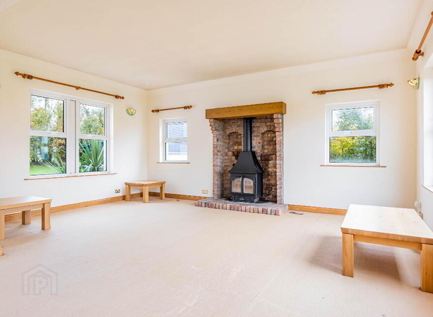 57 Lough Road, Lisburn, BT27 6TS