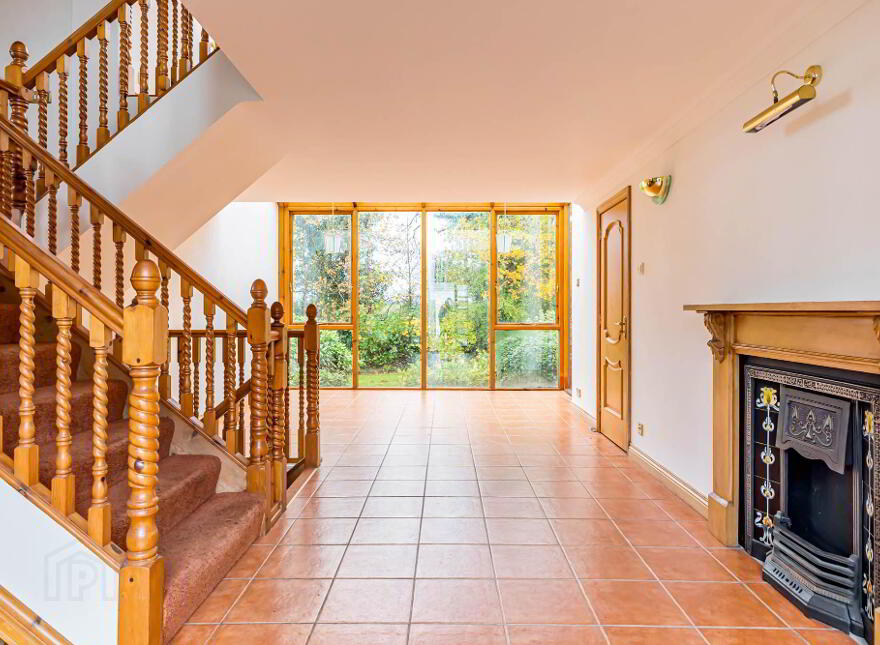 57 Lough Road, Lisburn, BT27 6TS