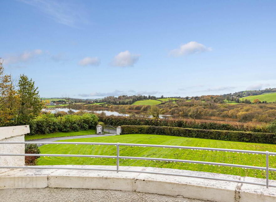 57 Lough Road, Lisburn, BT27 6TS