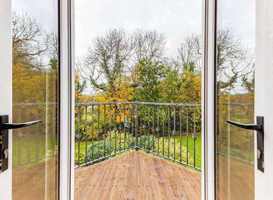 57 Lough Road, Lisburn, BT27 6TS