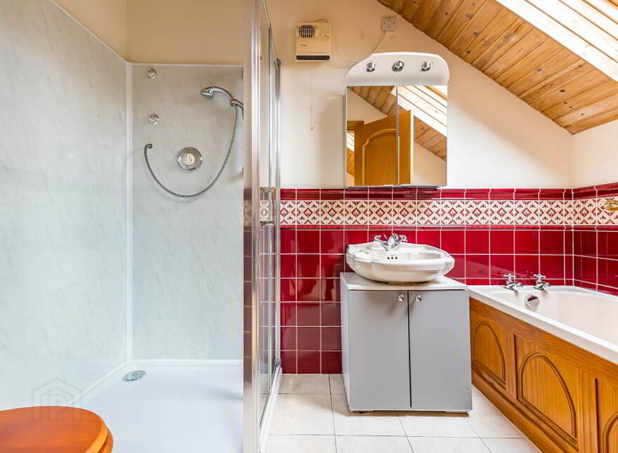 57 Lough Road, Lisburn, BT27 6TS