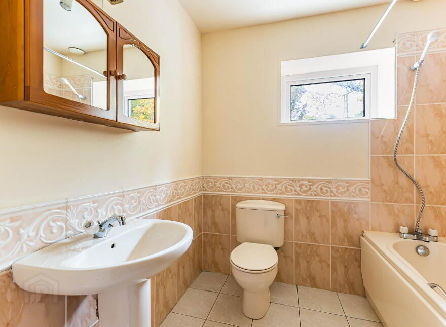 57 Lough Road, Lisburn, BT27 6TS