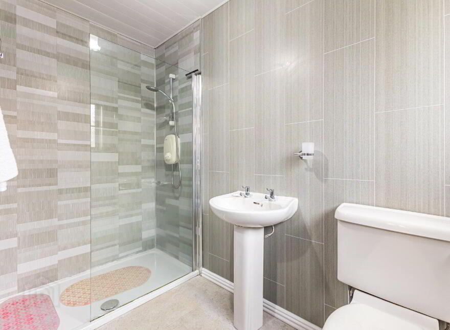7 Gracemount Park, Off Cairnshill Road, Belfast, BT8 6GS