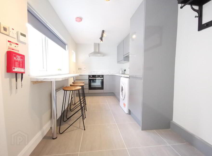 Room 1, 93 Bloomfield Avenue, Belfast, BT5 5AB