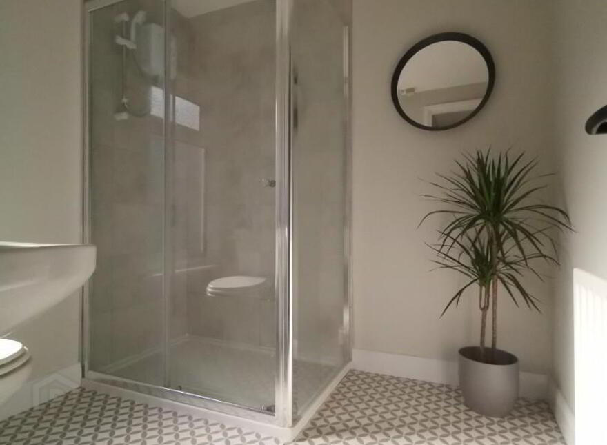 Room 1, 93 Bloomfield Avenue, Belfast, BT5 5AB
