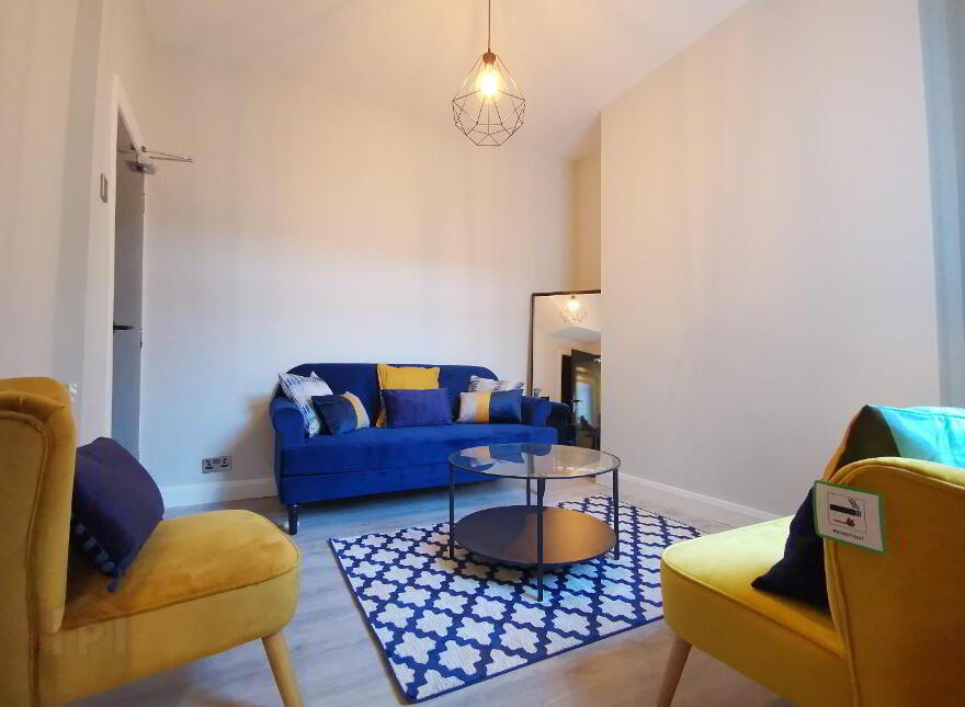 Room 1, 93 Bloomfield Avenue, Belfast, BT5 5AB