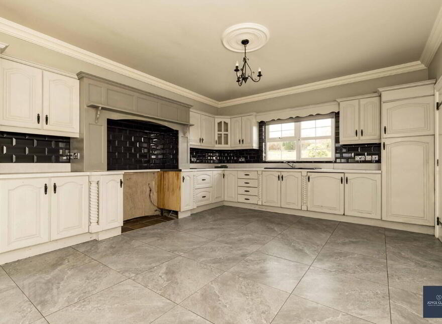 18 Corlea Road, Dungannon, BT70 2PG