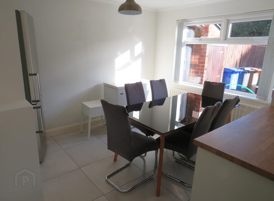 44 Hollymount, Belfast, BT10 0GN