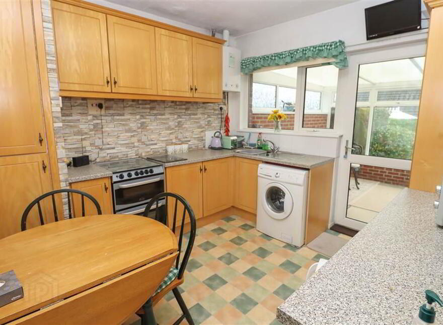 8 Canberra Gardens, Dundonald, Belfast, BT16 1JY