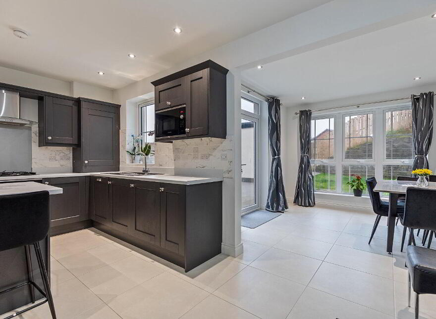 6 Mealough Gardens, Carryduff, Belfast, BT8 8SN