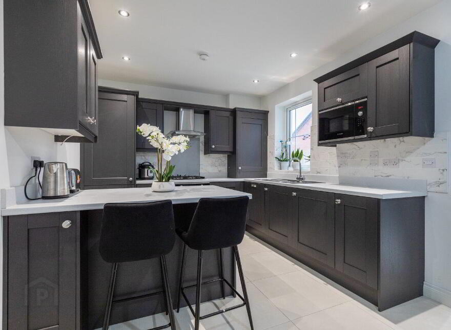 6 Mealough Gardens, Carryduff, Belfast, BT8 8SN