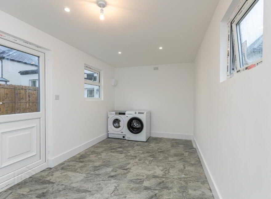 6 Mealough Gardens, Carryduff, Belfast, BT8 8SN