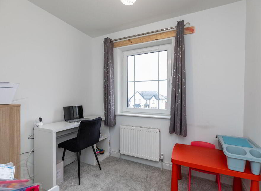 6 Mealough Gardens, Carryduff, Belfast, BT8 8SN