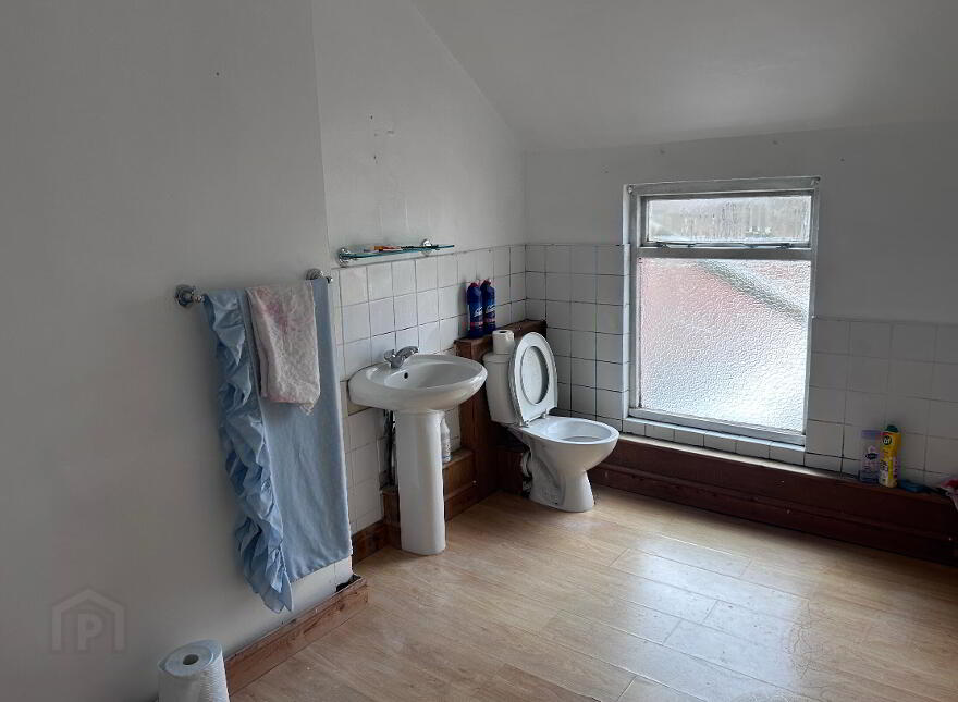 32 32A, 32B & 32C North Street, Carrickfergus, BT38 7AQ