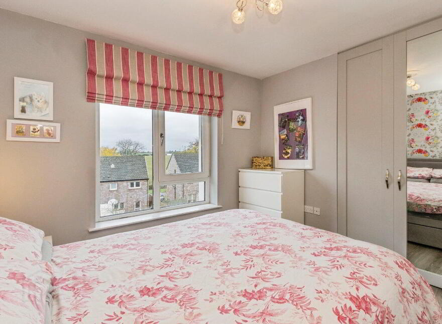 27 Woodbrook Green, Lisburn, BT28 2ZJ