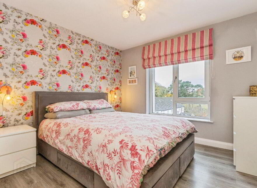 27 Woodbrook Green, Lisburn, BT28 2ZJ