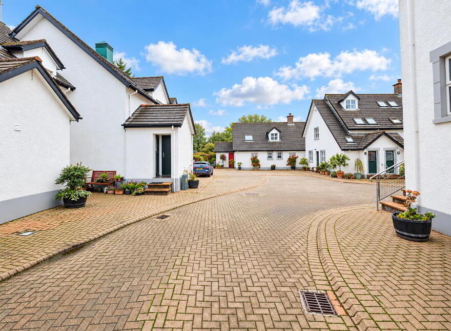 4 Bushford, Bushmills, BT57 8AQ