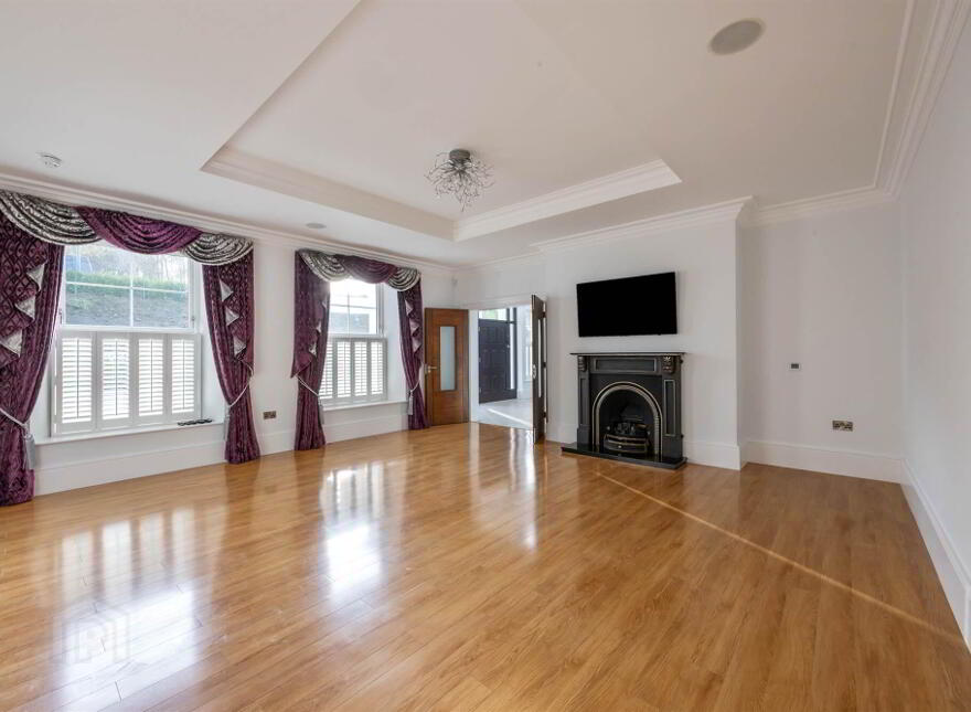 38 Ballymenoch Road, Holywood, BT18 0HN