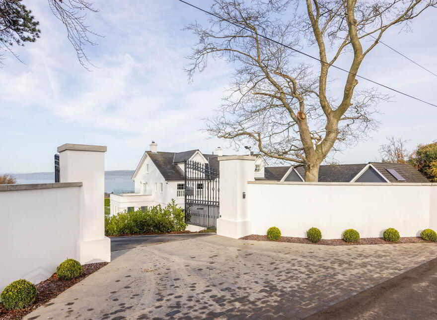 38 Ballymenoch Road, Holywood, BT18 0HN