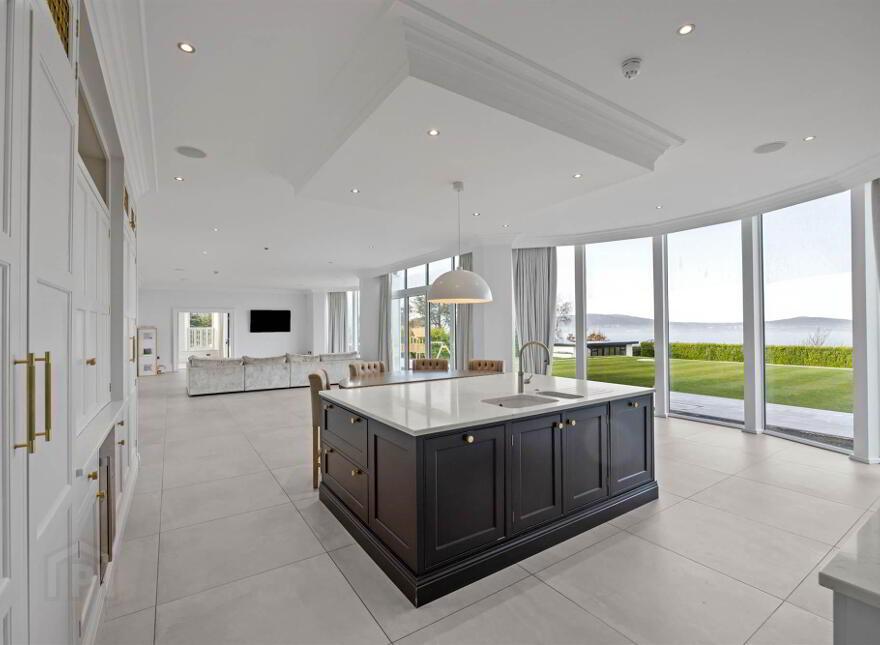 38 Ballymenoch Road, Holywood, BT18 0HN