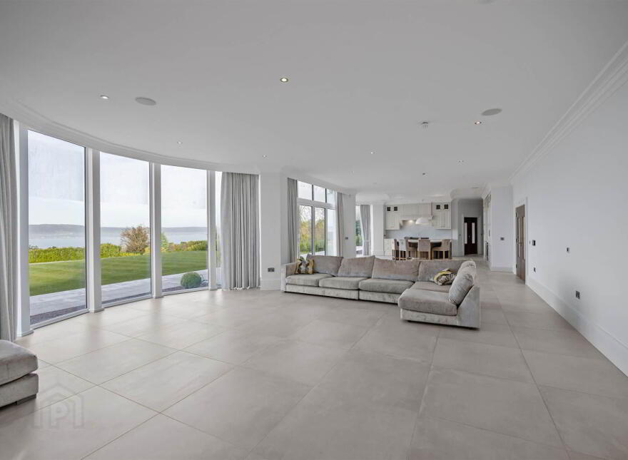 38 Ballymenoch Road, Holywood, BT18 0HN