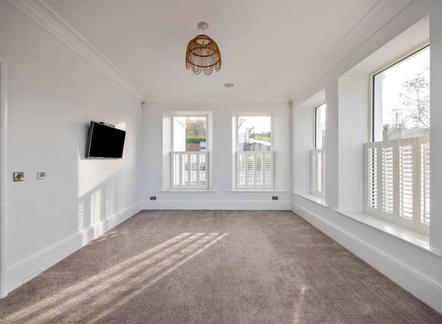 38 Ballymenoch Road, Holywood, BT18 0HN