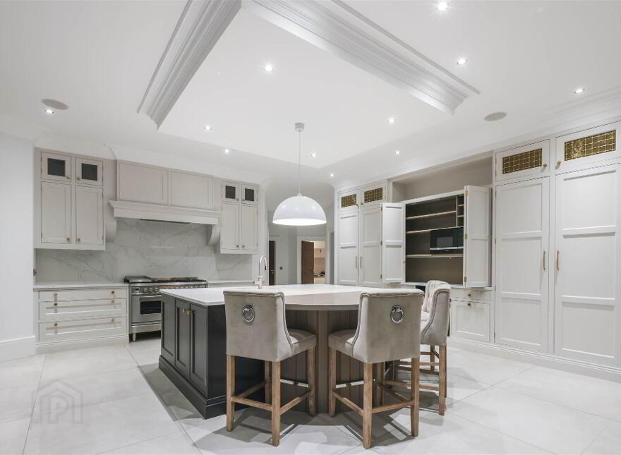 38 Ballymenoch Road, Holywood, BT18 0HN