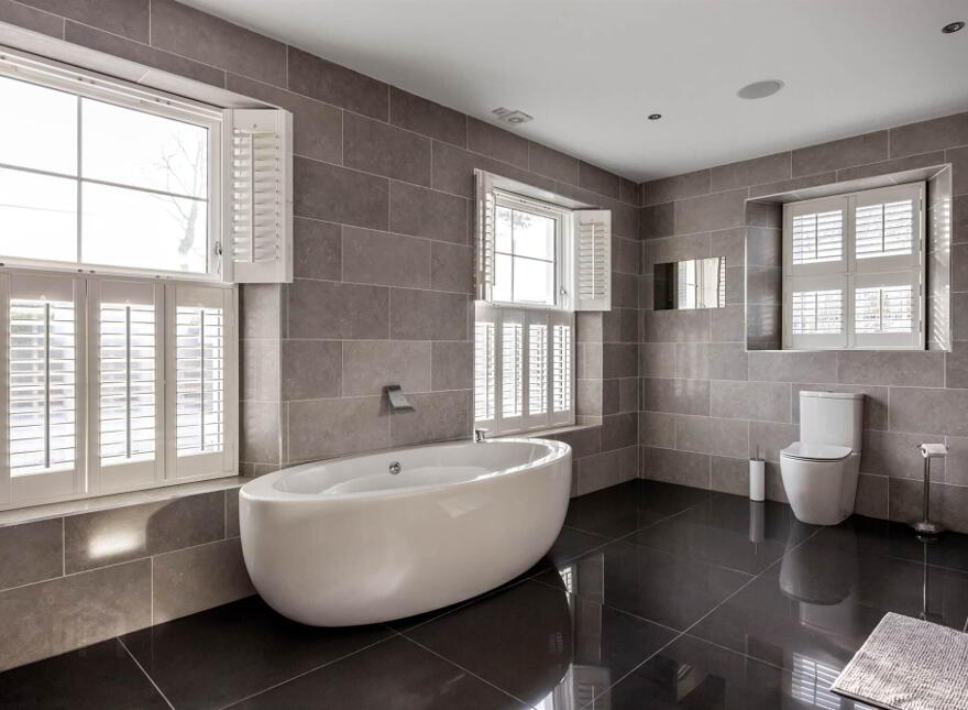 38 Ballymenoch Road, Holywood, BT18 0HN