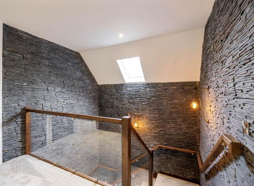 38 Ballymenoch Road, Holywood, BT18 0HN